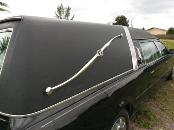 2000 cadillac deville professional eagle hearse 26