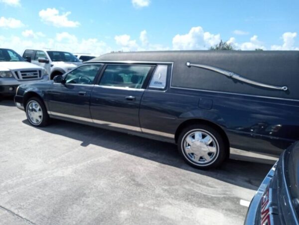 2001 cadillac deville profesional hearse 5