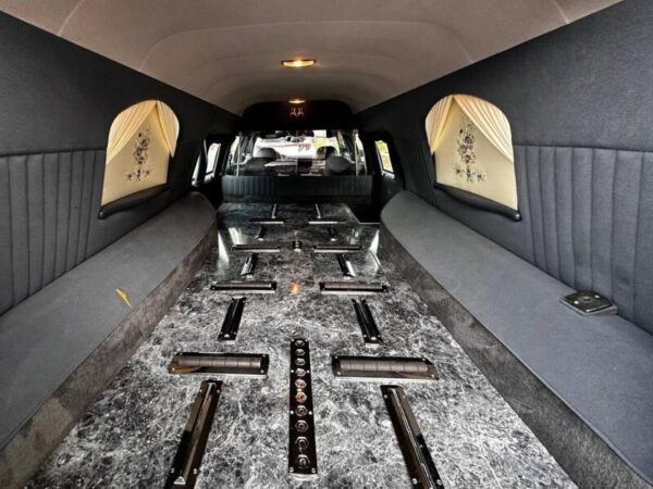 2005 cadillac deville professional 6 door hearse by federal coach 17