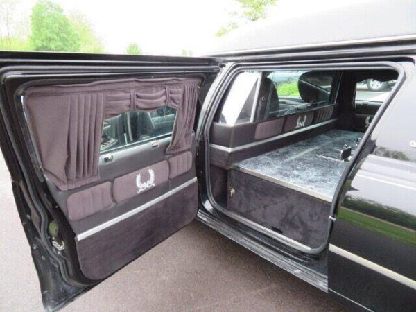 2011 lincoln town car 17 1