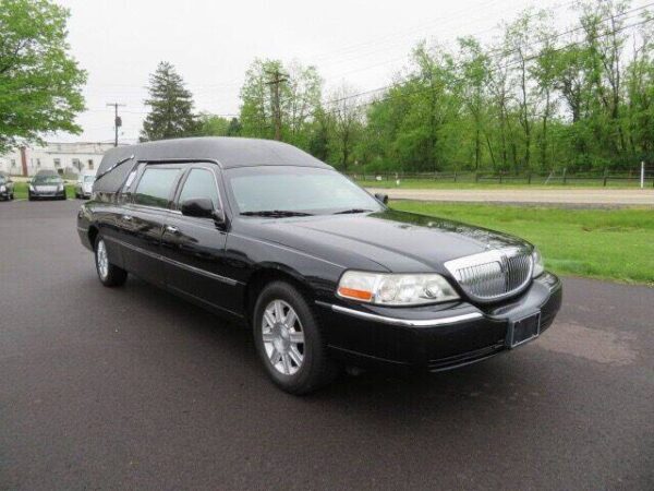 2011 lincoln town car 3 1