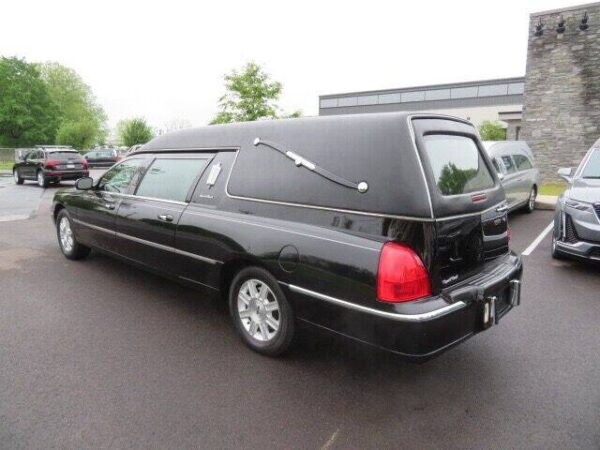 2011 lincoln town car 7 1